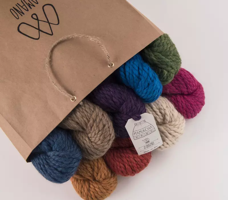 Mamacha: 70% Baby alpaca - 30% Lana Merino