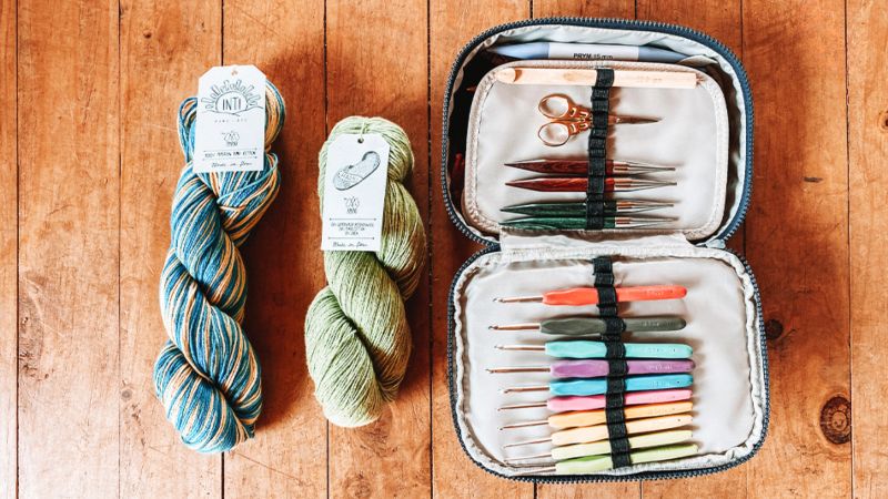 What to include in your personal knitting kit (complete list)