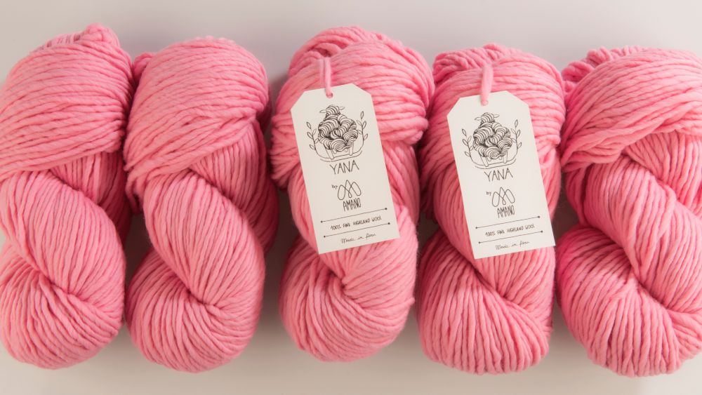 YANA The ideal weight for seasonal garments