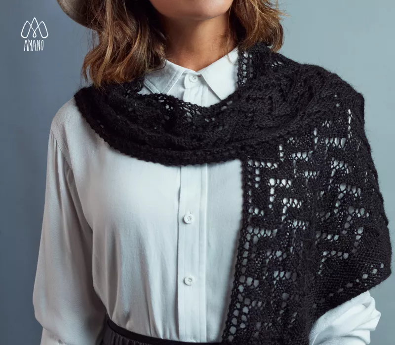 Patrón Teresa Shawl made with Eco Puna Black