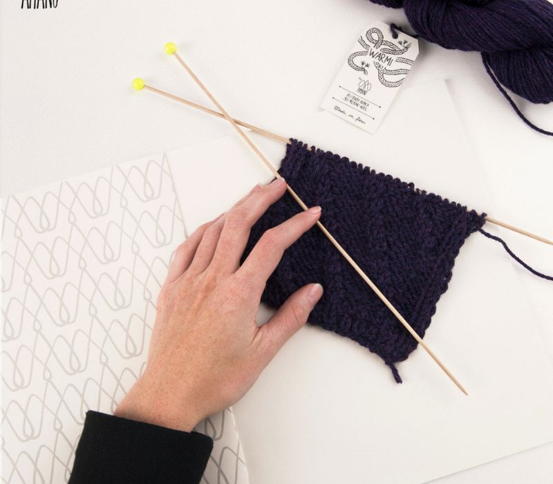 Lanaterapia: cómo tejer con alpaca y merino transforma tu bienestar